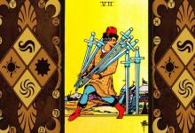 Minor Arcana Tarot Seven of Swords: kuptimi dhe kombinimi me letra të tjera